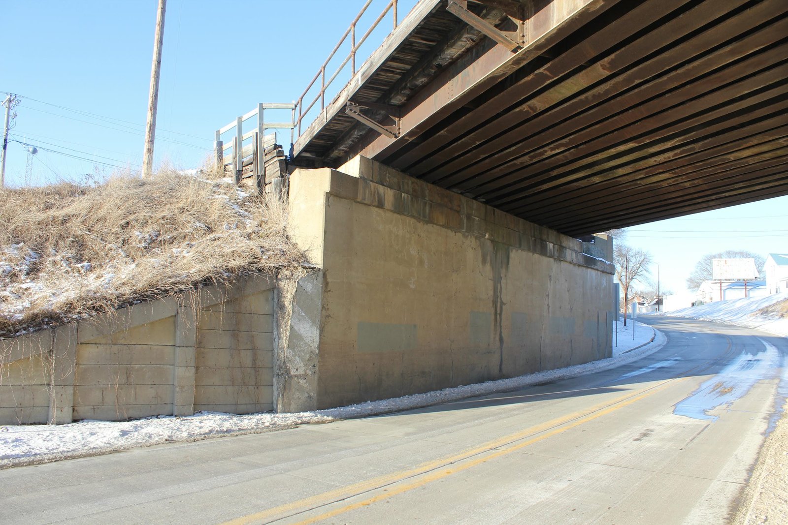 North abutment